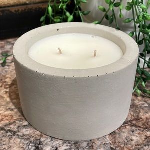 Isadora Sage candle